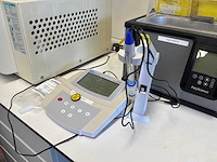 Defecte laboratoriumapparatuur - afbeelding 2 van  4