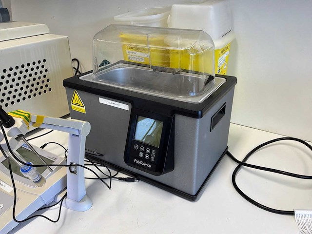 Defecte laboratoriumapparatuur - afbeelding 3 van  4