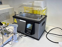 Defecte laboratoriumapparatuur - afbeelding 3 van  4