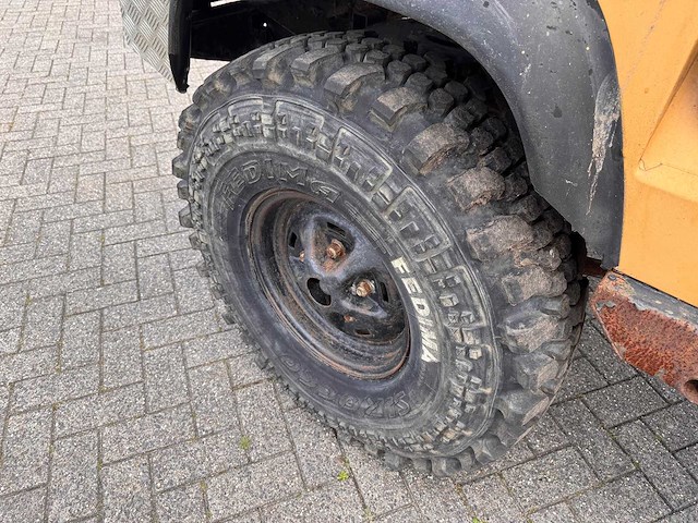 Defender - 90 v8 - personenauto - afbeelding 14 van  17