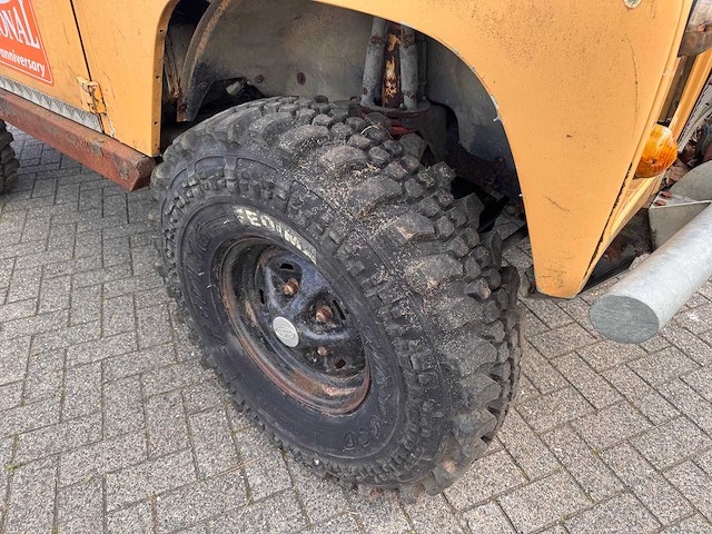 Defender - 90 v8 - personenauto - afbeelding 15 van  17