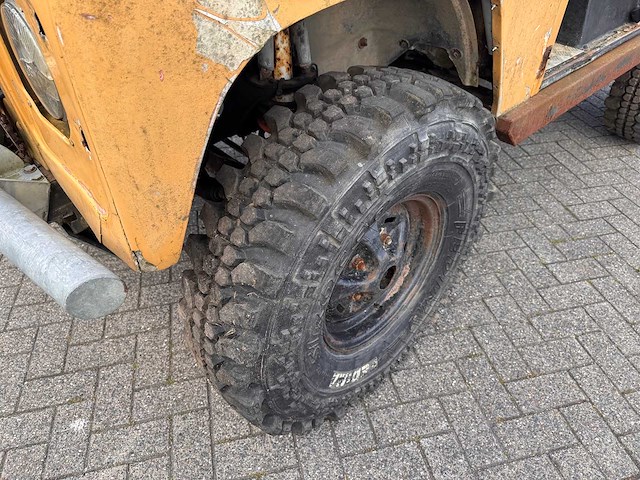 Defender - 90 v8 - personenauto - afbeelding 16 van  17