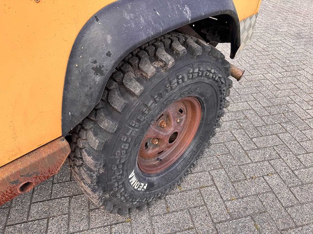 Defender - 90 v8 - personenauto - afbeelding 17 van  17