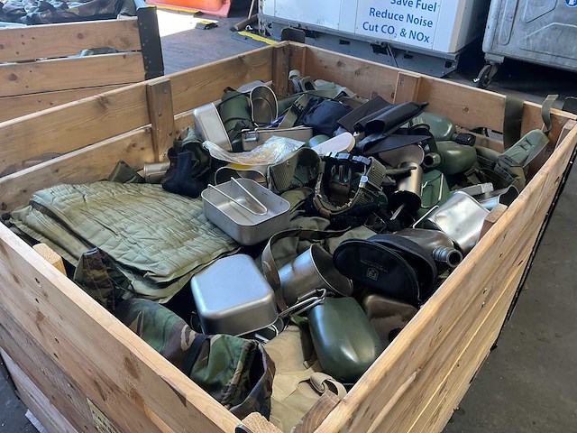 Defensie divers uitrusting/kleding - afbeelding 3 van  5
