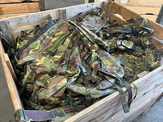 Defensie divers uitrusting/kleding - afbeelding 2 van  5