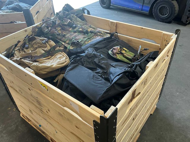 Defensie divers uitrusting/kleding - afbeelding 4 van  5