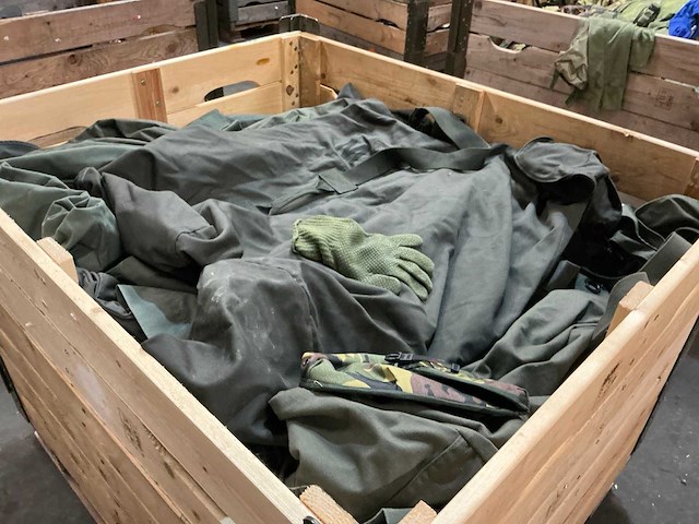 Defensie divers uitrusting/kleding - afbeelding 2 van  5