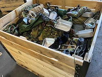 Defensie divers uitrusting/kleding - afbeelding 2 van  2