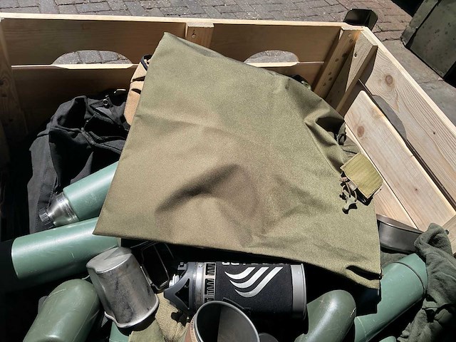 Defensie divers uitrusting/kleding - afbeelding 6 van  6