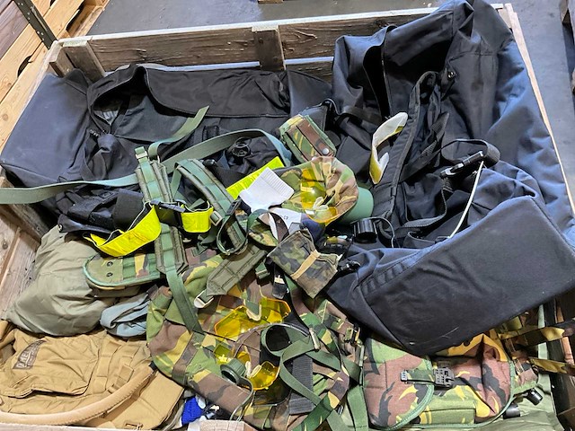 Defensie divers uitrusting/kleding - afbeelding 4 van  4