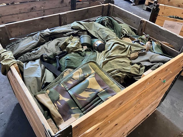 Defensie divers uitrusting/kleding - afbeelding 2 van  3