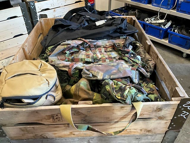 Defensie divers uitrusting/kleding - afbeelding 3 van  3