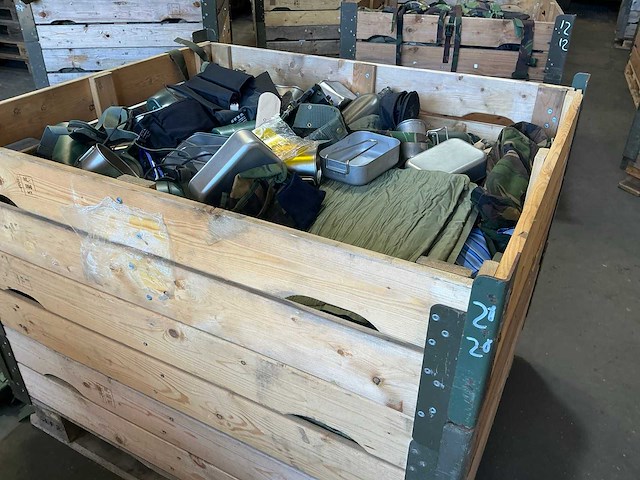Defensie divers uitrusting/kleding - afbeelding 4 van  4