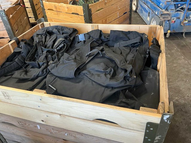 Defensie divers uitrusting/kleding - afbeelding 2 van  5