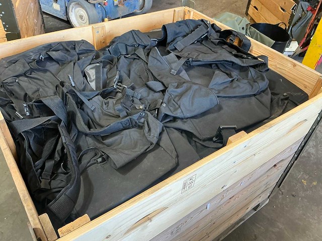 Defensie divers uitrusting/kleding - afbeelding 4 van  5