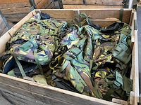 Defensie divers uitrusting/kleding - afbeelding 1 van  3