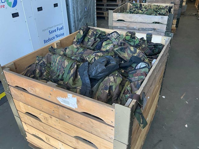 Defensie divers uitrusting/kleding - afbeelding 2 van  5