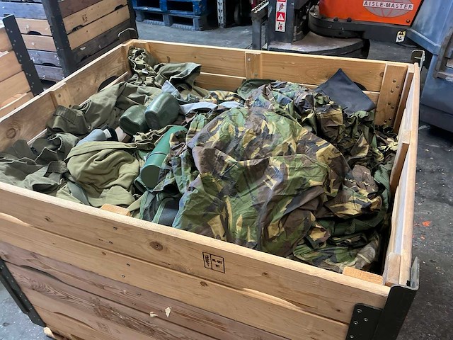 Defensie divers uitrusting/kleding - afbeelding 2 van  3