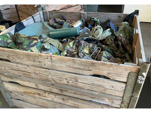 Defensie divers uitrusting/kleding - afbeelding 2 van  5