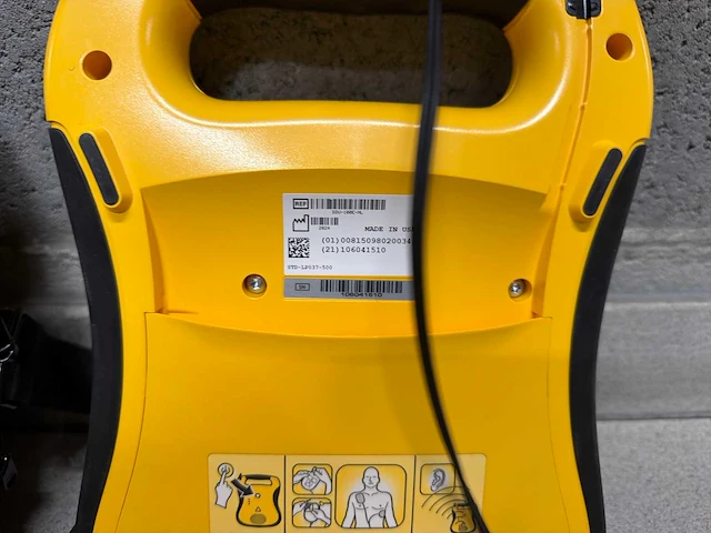 Defibtech lifeline aed defibrillator met wandkast en draagtas - afbeelding 5 van  5