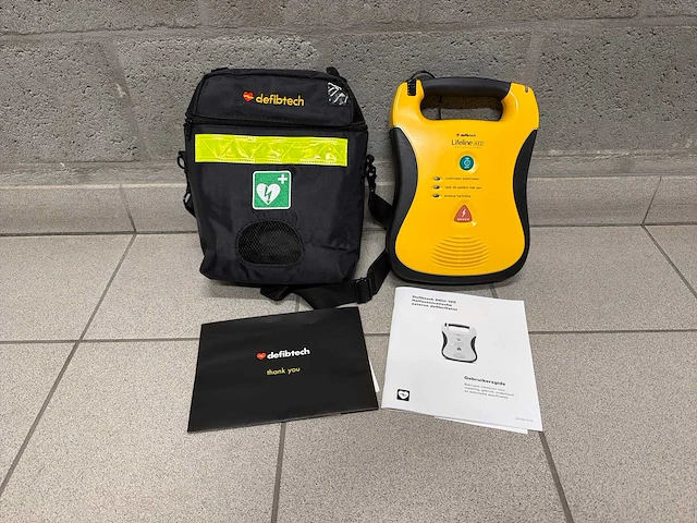 Defibtech lifeline aed defibrillator met wandkast en draagtas - afbeelding 1 van  5