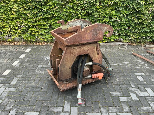 Dehaco hydraulische trilplaat - afbeelding 1 van  6