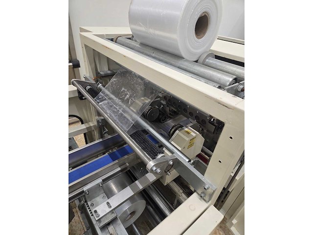 Dekapack - s4 - 35 / 2 - horizontale flowpacker met invoerband - afbeelding 9 van  32
