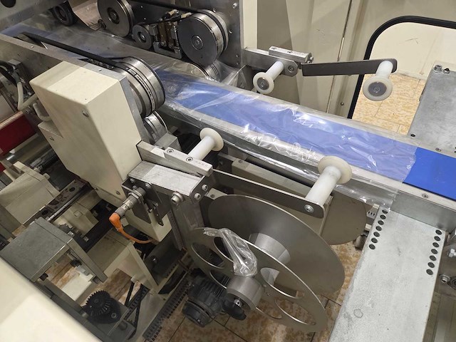 Dekapack - s4 - 35 / 2 - horizontale flowpacker met invoerband - afbeelding 13 van  32