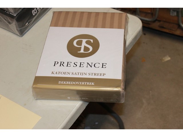 Dekbed overtrek creme present 240x200 1x - afbeelding 4 van  5