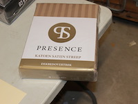 Dekbed overtrek creme present 240x200 1x - afbeelding 4 van  5