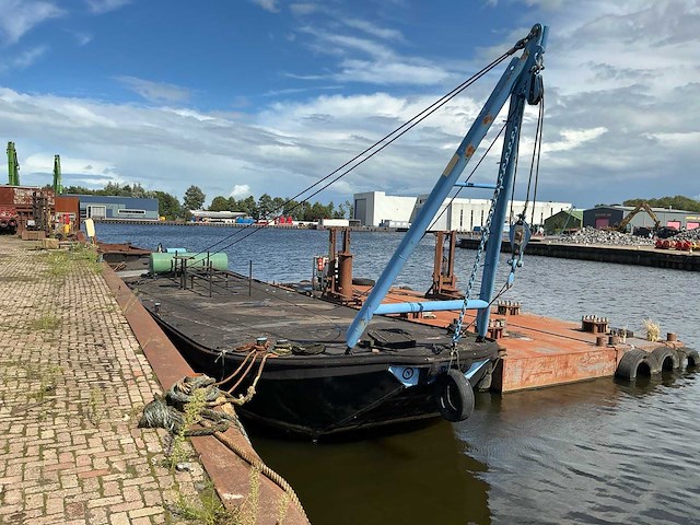 Dekschuit met hijsjuk - afbeelding 19 van  22