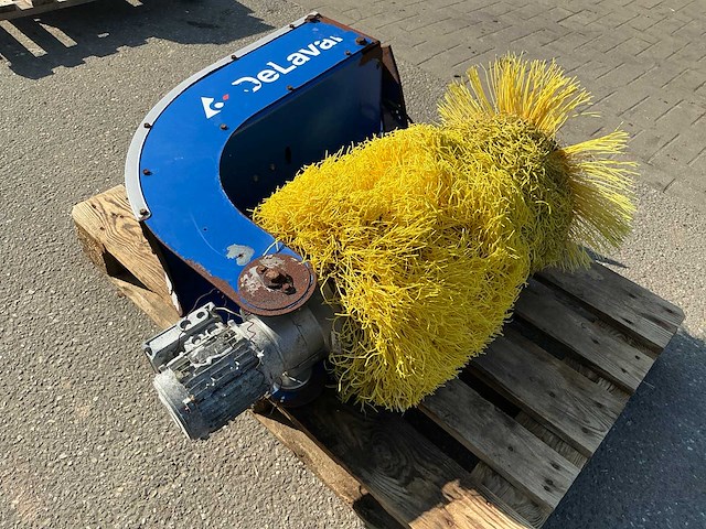 Delaval veeborstel - afbeelding 3 van  6