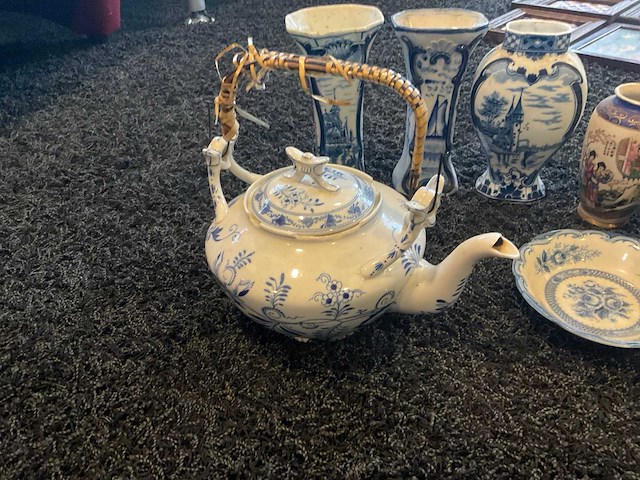 Delfts blauw theepot, bord, vaars - afbeelding 5 van  6