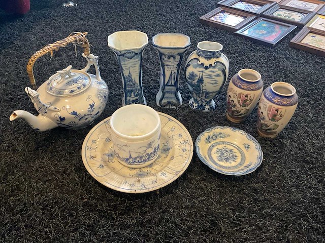 Delfts blauw theepot, bord, vaars - afbeelding 1 van  6