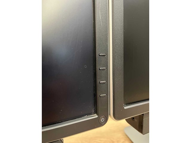 Dell - 16x 22" monitor op voet - dp, dvi, vga - afbeelding 20 van  20