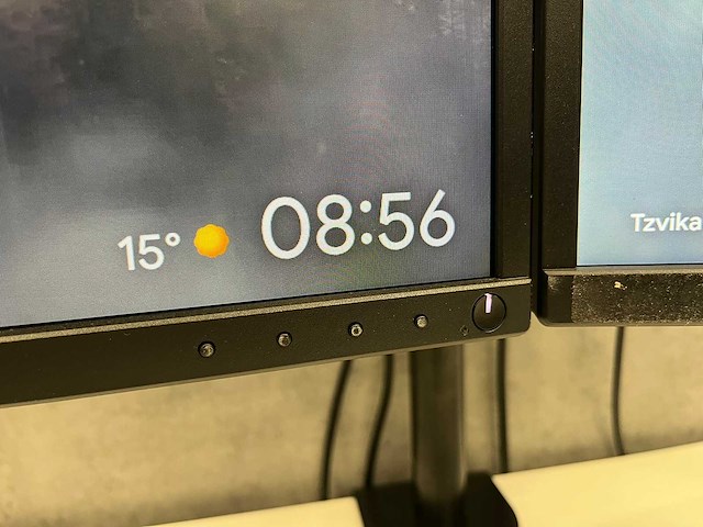 Dell - 24" monitor set op dubbele monitorarm - afbeelding 10 van  15