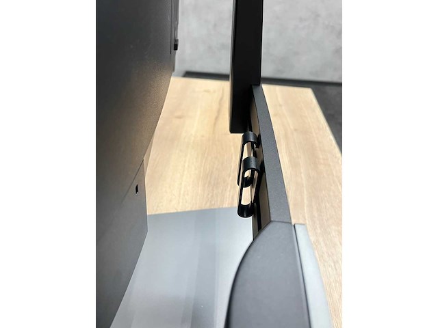 Dell - 24" pc set met dubbele voet - hdmi, dp, vga - afbeelding 9 van  17