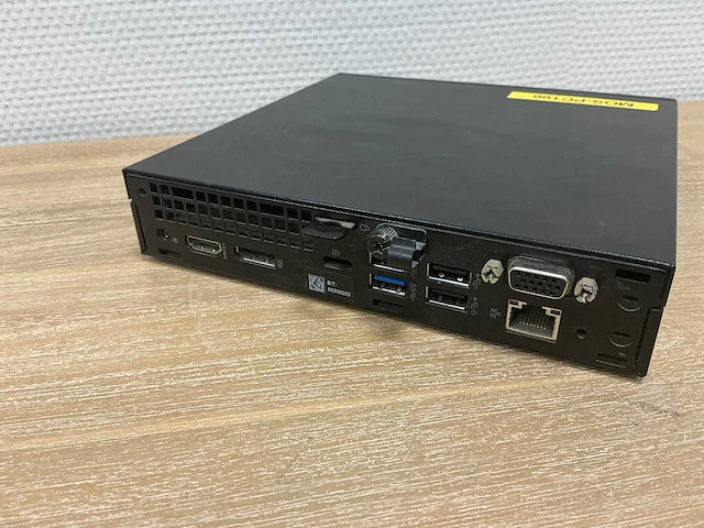 Dell - d10u - optiplex 3060 - desktop - afbeelding 3 van  4