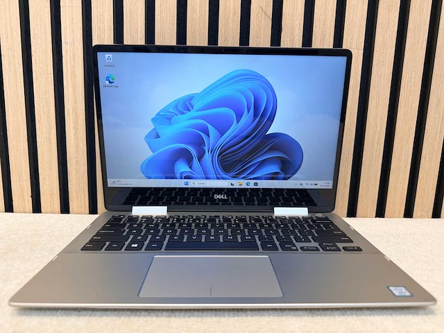 Dell - inspiron 7386 - i5 / 8gb / 256gb / 13,2" laptop - afbeelding 1 van  7