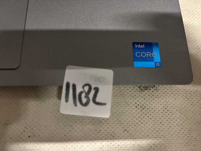 Dell - laptop - afbeelding 2 van  3