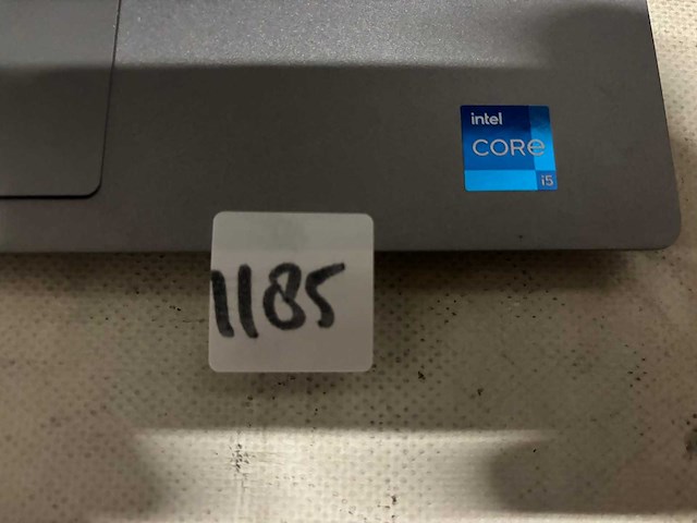 Dell - laptop - afbeelding 2 van  3