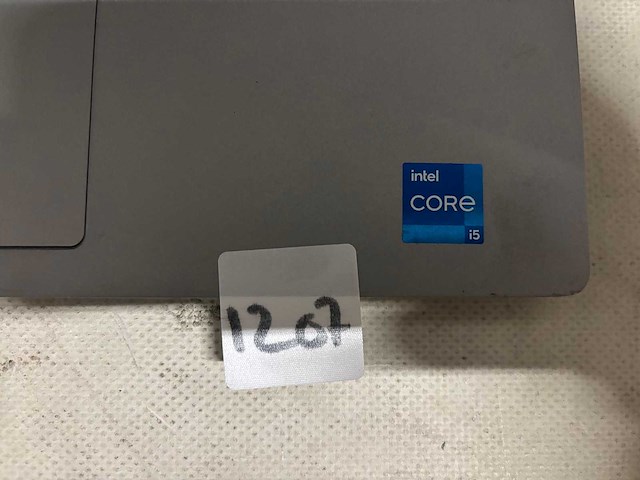 Dell - laptop - afbeelding 2 van  3