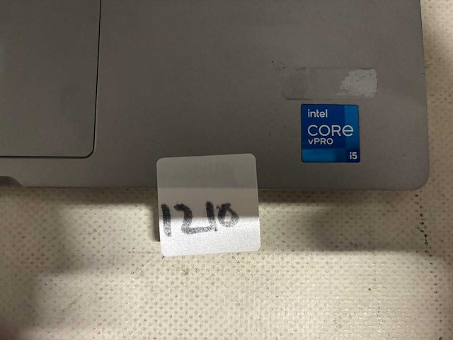 Dell - laptop - afbeelding 2 van  3