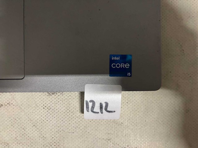 Dell - laptop - afbeelding 2 van  3