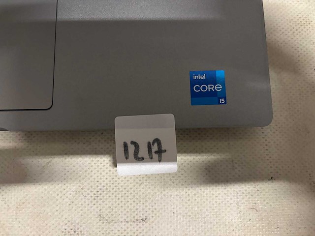 Dell - laptop - afbeelding 2 van  3