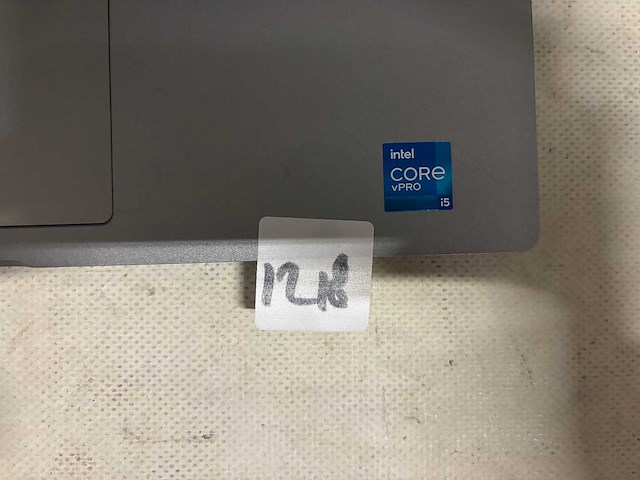 Dell - laptop - afbeelding 2 van  3