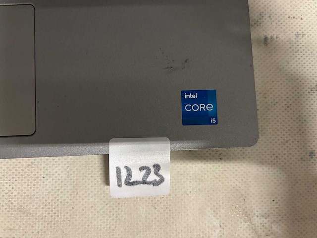 Dell - laptop - afbeelding 2 van  3