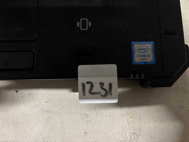 Dell - laptop - afbeelding 2 van  3