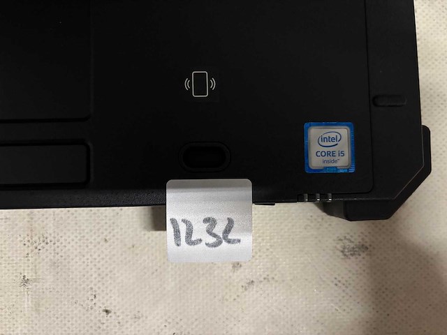 Dell - laptop - afbeelding 2 van  3