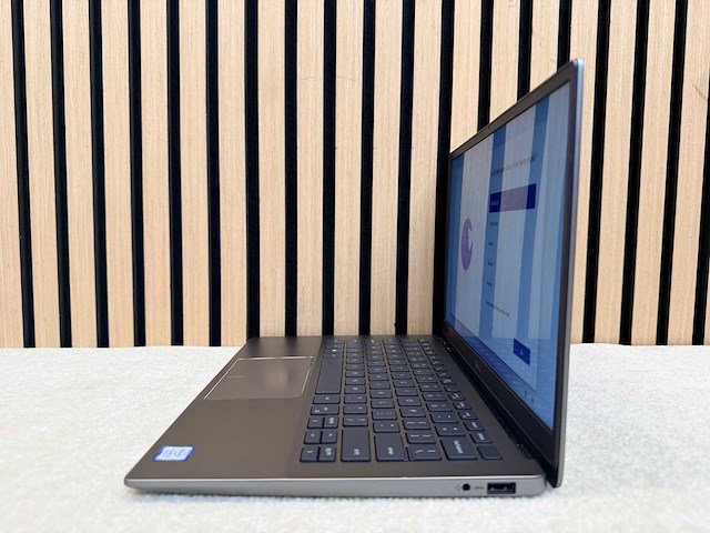 Dell - latitude 3301 - i5 / 8gb / 256gb / 13,2" laptop - afbeelding 3 van  8
